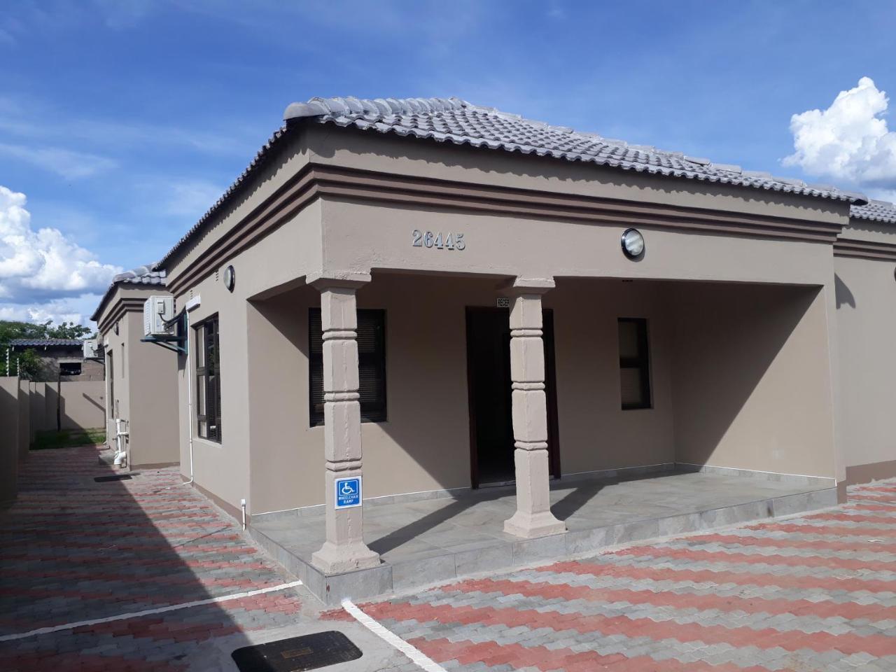 Eros Guest Inn Francistown Kültér fotó